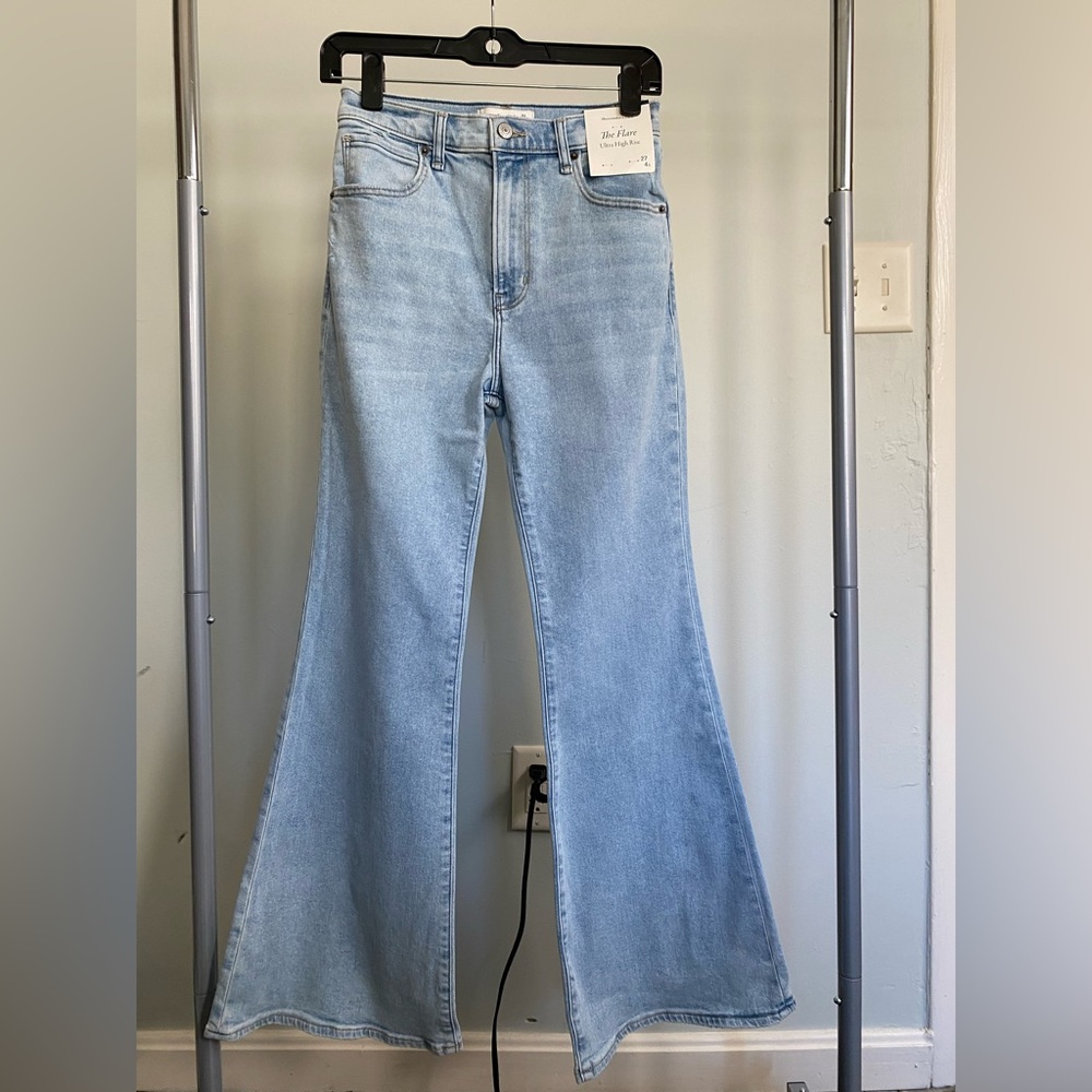 Abercrombie & Fitch the Flare Ultra High Rise